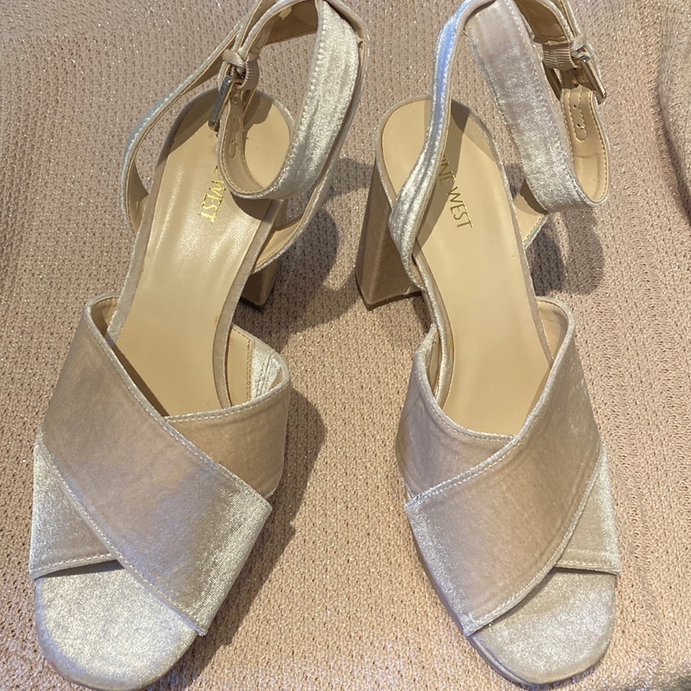 NWOT NineWest velvet sandals size 11
